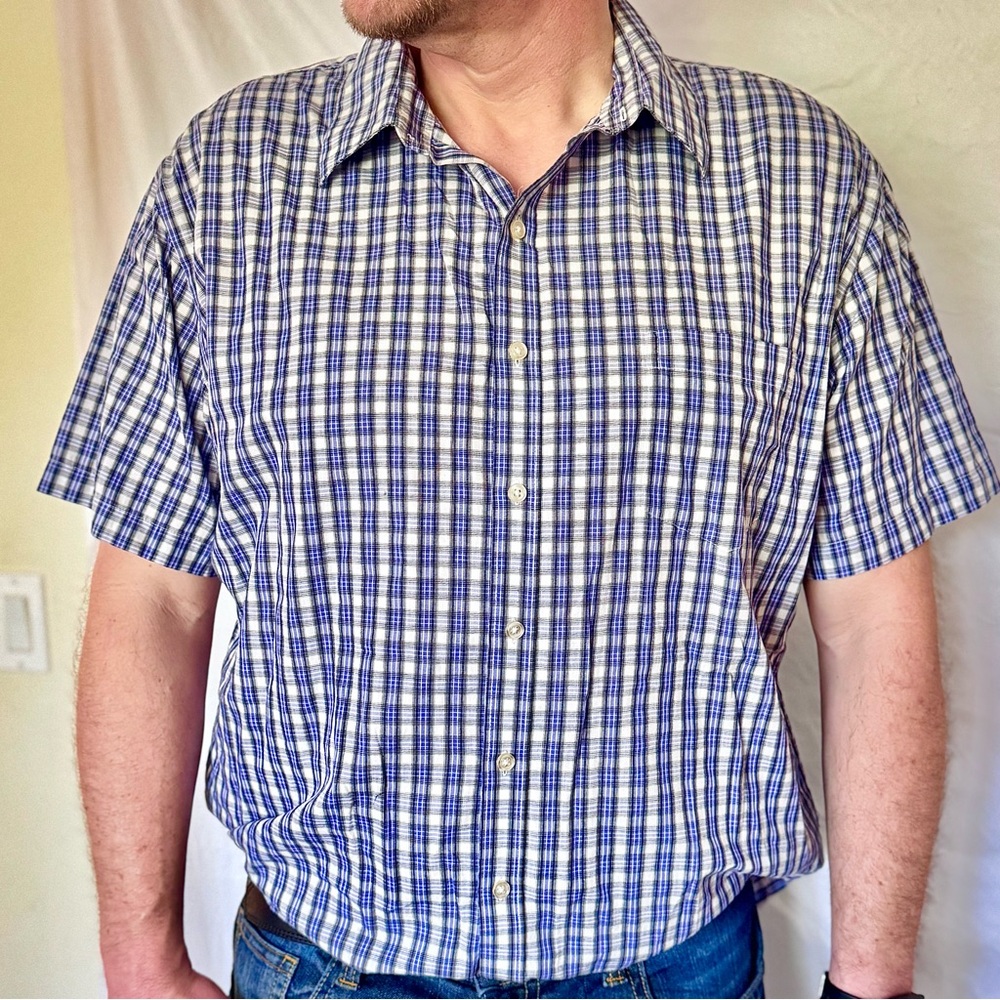 VanHeusen Men’s Purple & Navy Short Sleeve Button Up Shirt